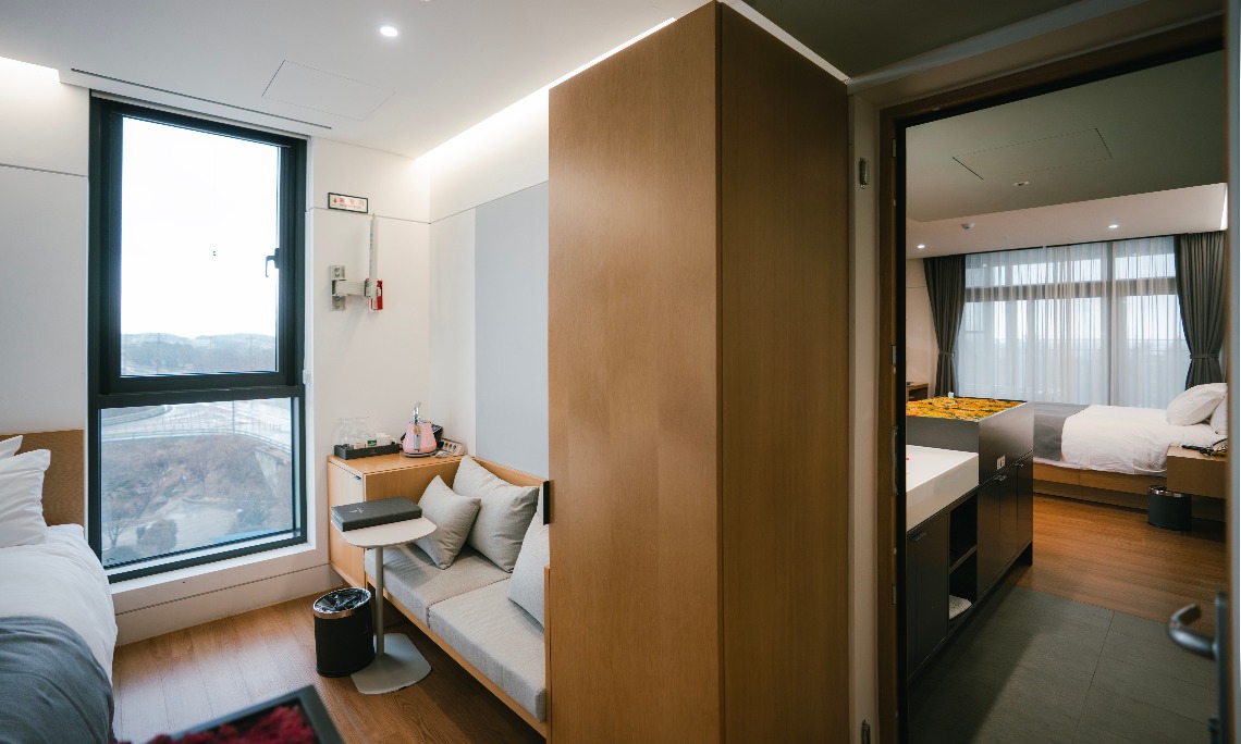 Connecting Balcony 이미지